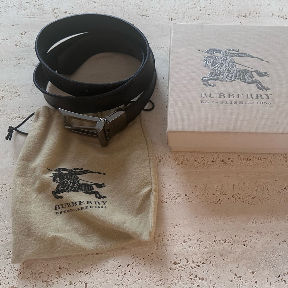 Men’s classsic black Burberry belt sz 32-38 waist